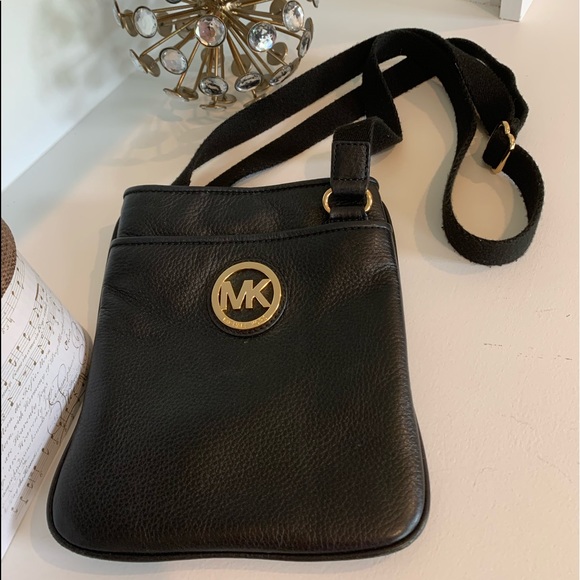 Michael Kors purse - Picture 2 of 2